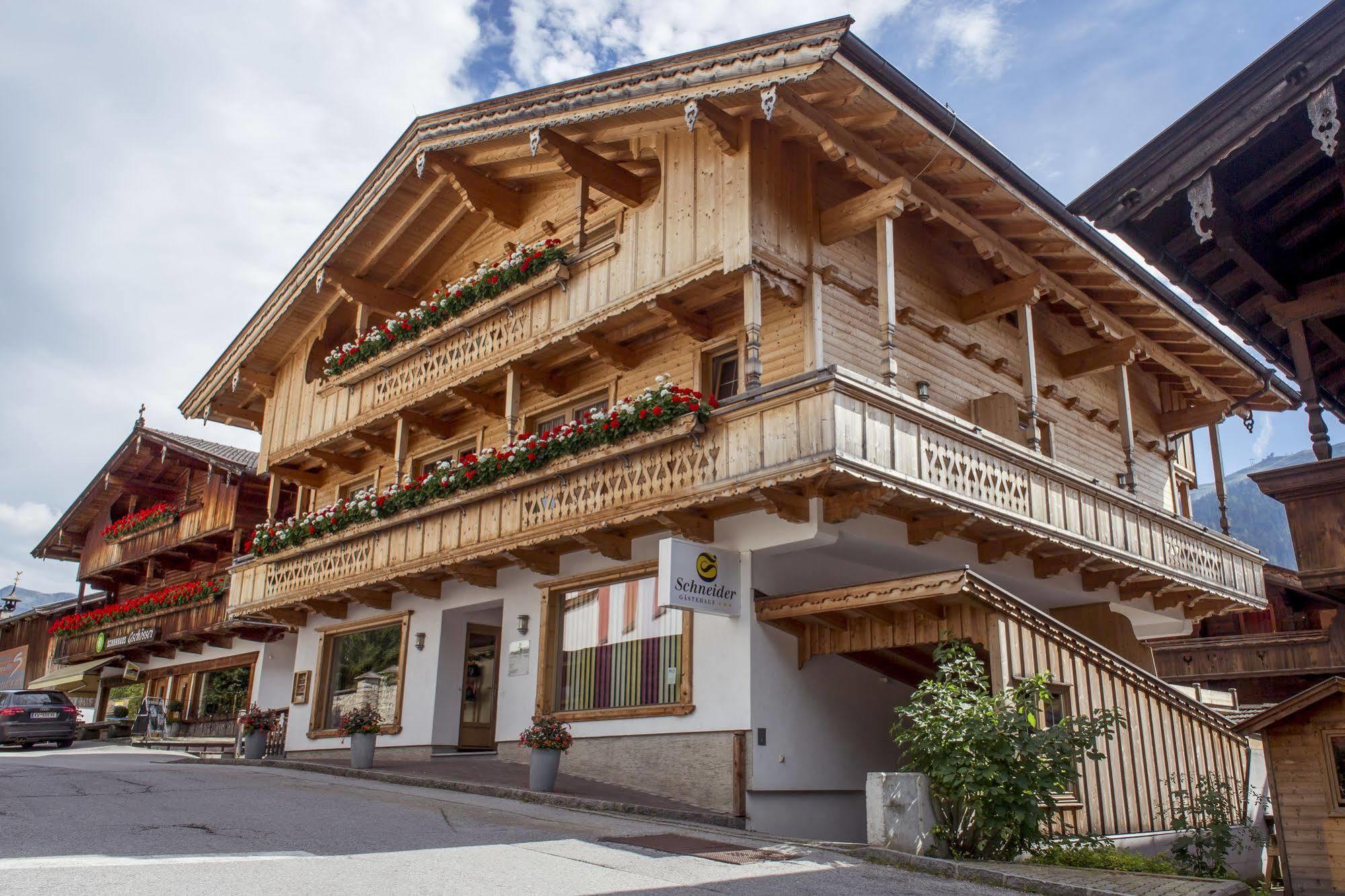 Das Gaestehaus Schneider Am Dorfplatz Alpbach Exteriör bild