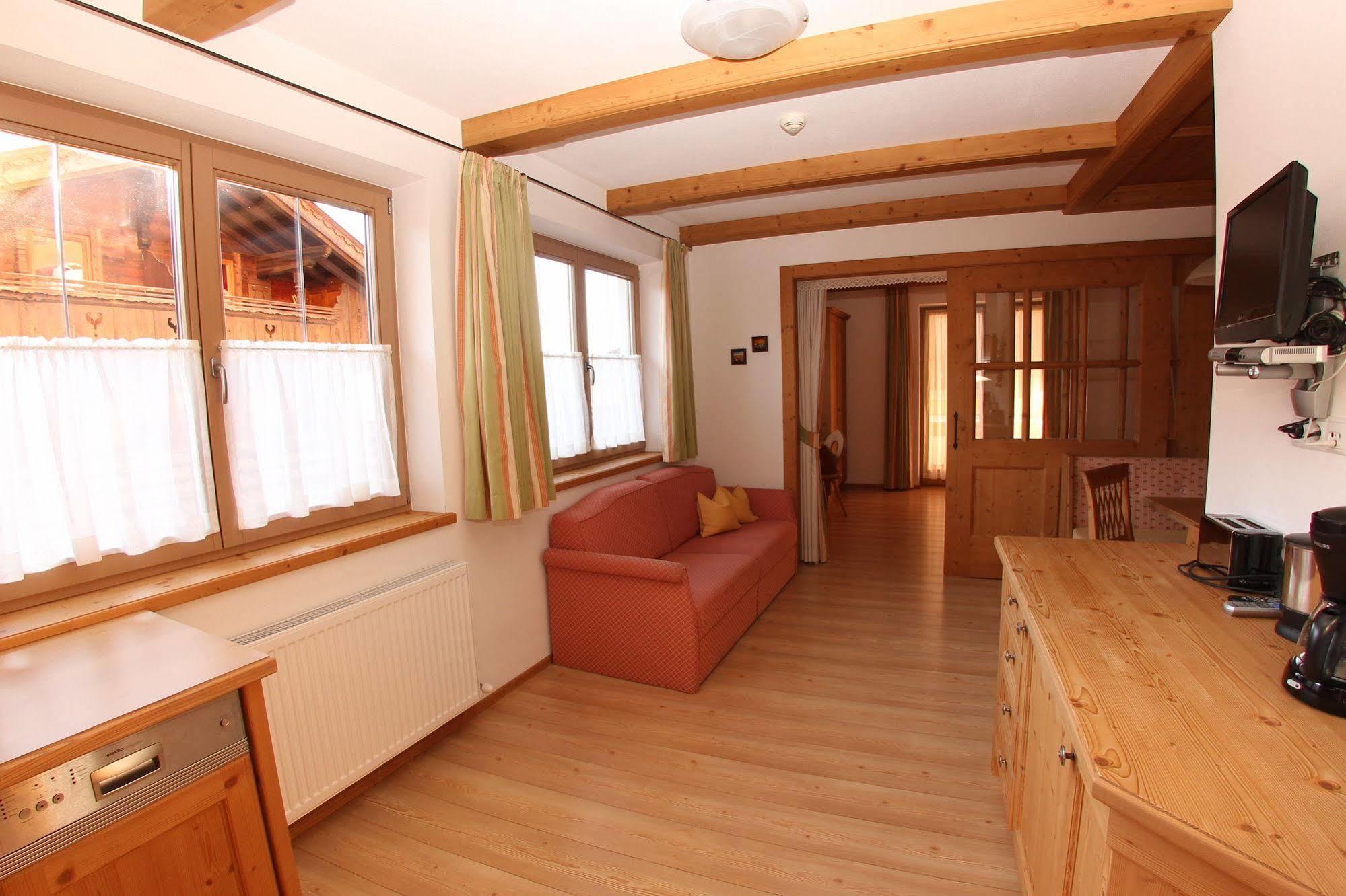 Das Gaestehaus Schneider Am Dorfplatz Alpbach Exteriör bild
