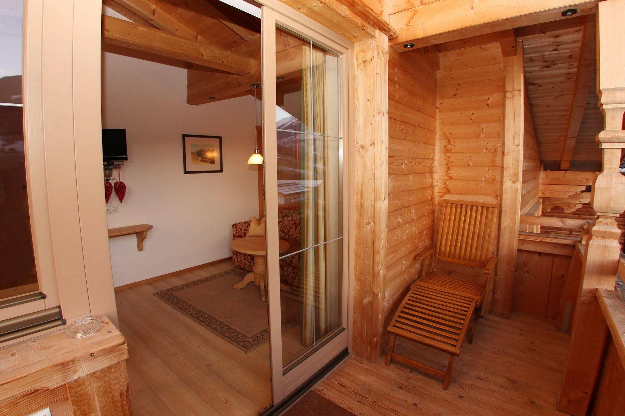 Das Gaestehaus Schneider Am Dorfplatz Alpbach Exteriör bild