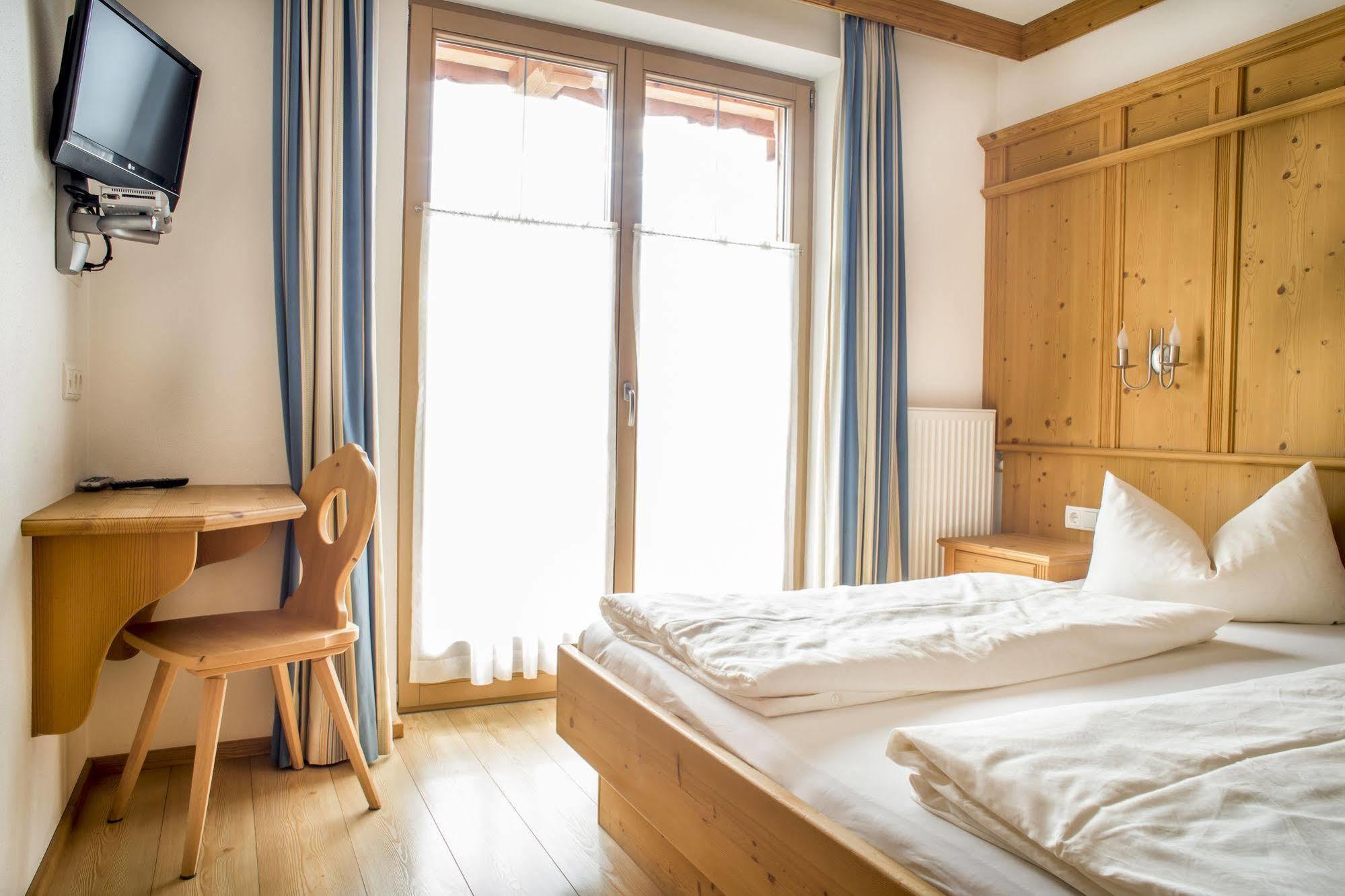 Das Gaestehaus Schneider Am Dorfplatz Alpbach Exteriör bild