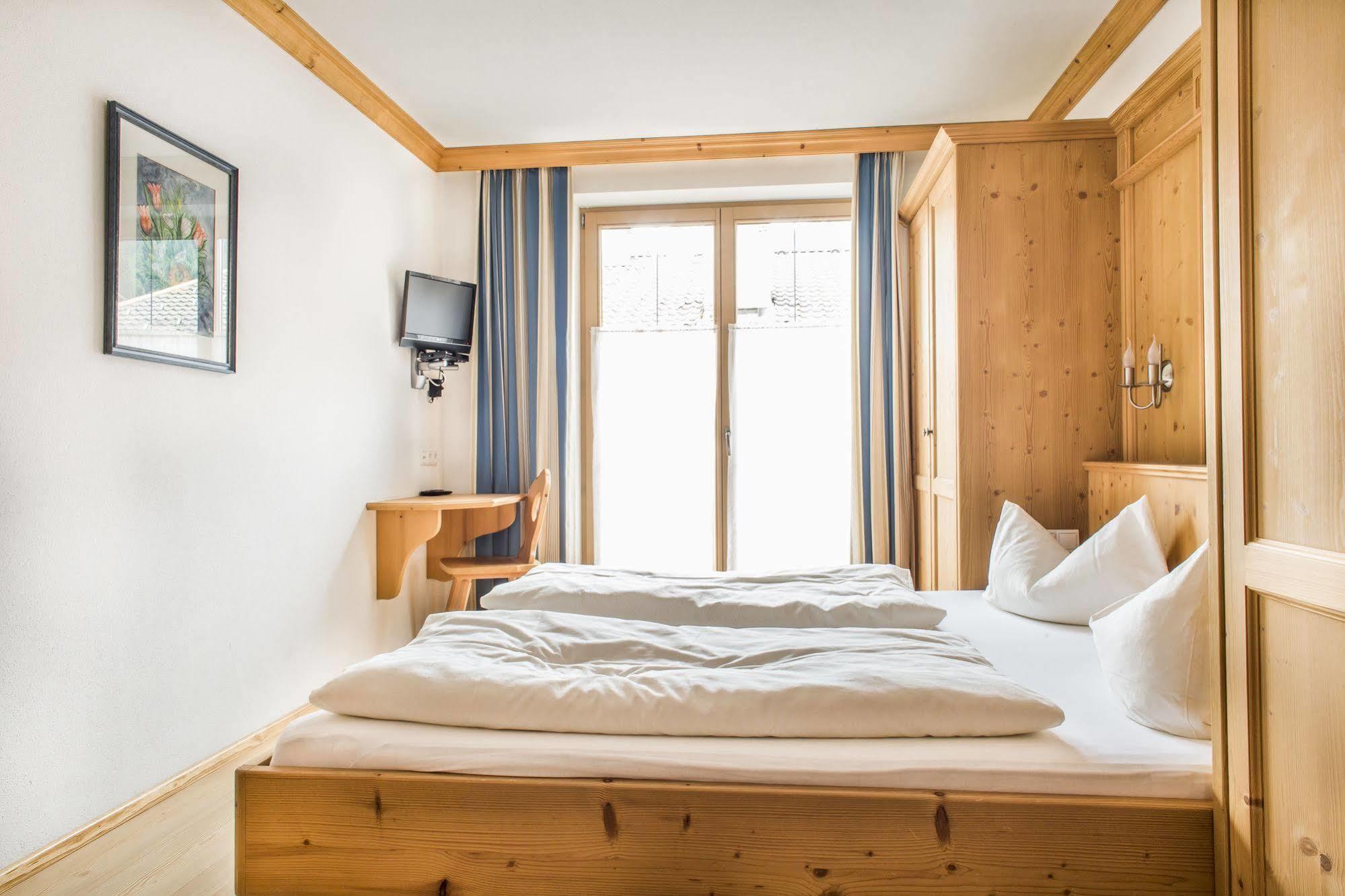 Das Gaestehaus Schneider Am Dorfplatz Alpbach Exteriör bild