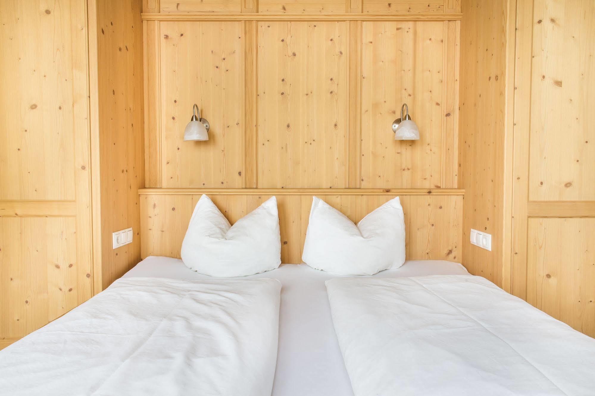Das Gaestehaus Schneider Am Dorfplatz Alpbach Exteriör bild