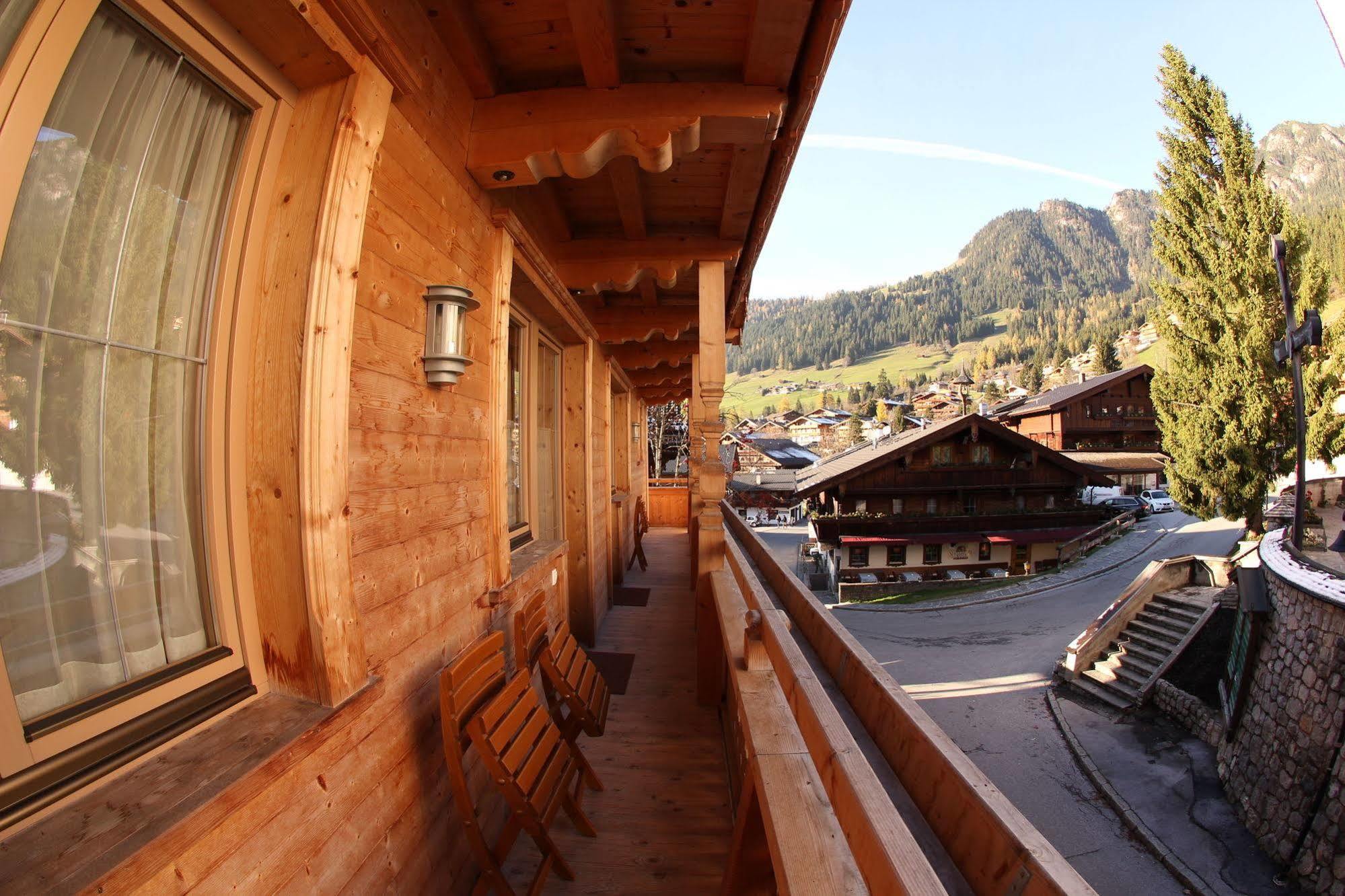 Das Gaestehaus Schneider Am Dorfplatz Alpbach Exteriör bild