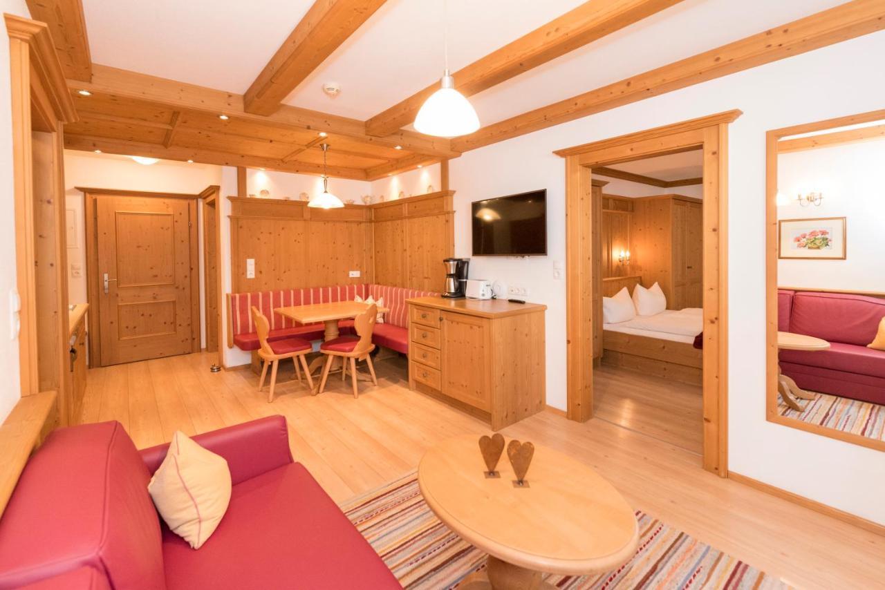 Das Gaestehaus Schneider Am Dorfplatz Alpbach Exteriör bild