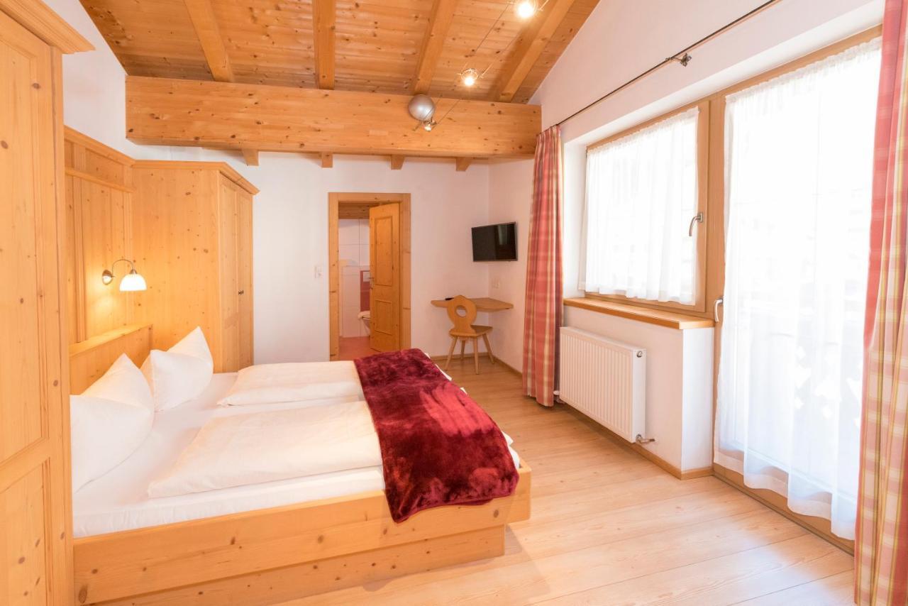 Das Gaestehaus Schneider Am Dorfplatz Alpbach Exteriör bild